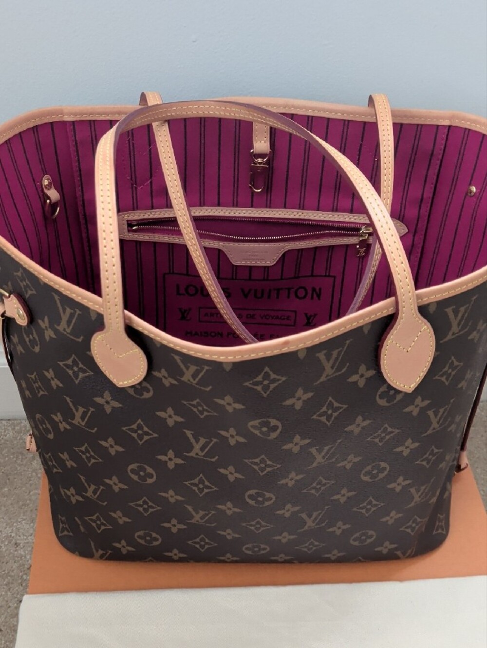 Louis Vuitton Monogram Canvas Tote with Pink Interior and Natural Leather Trim - Picture 5 of 12